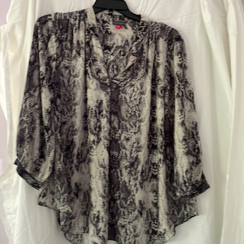 Vince Camuto snake print V-neck blouse with 3/4 sleeves